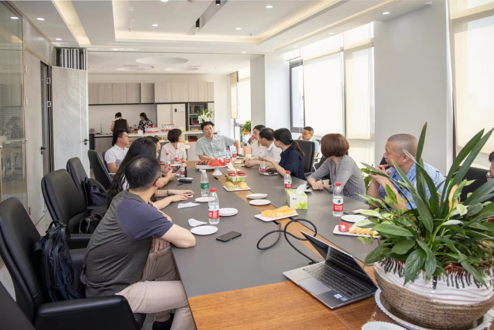 湖北欧美同学会领导莅临博百欧